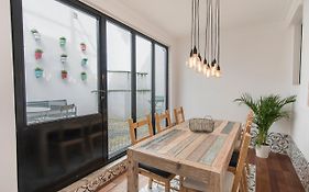 Lovelystay - Bica Patio Duplex